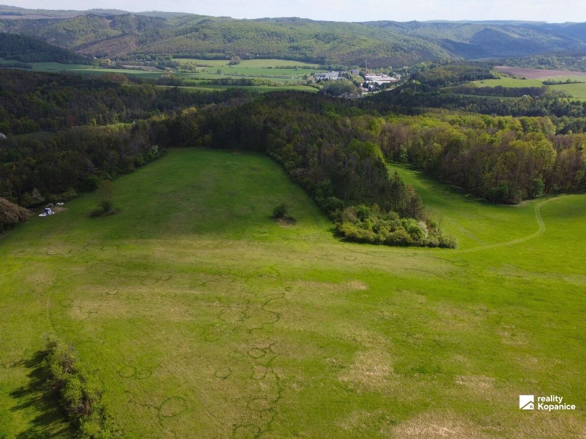 Veľký rekreačný pozemok, Brezová pod Bradlom — foto 2