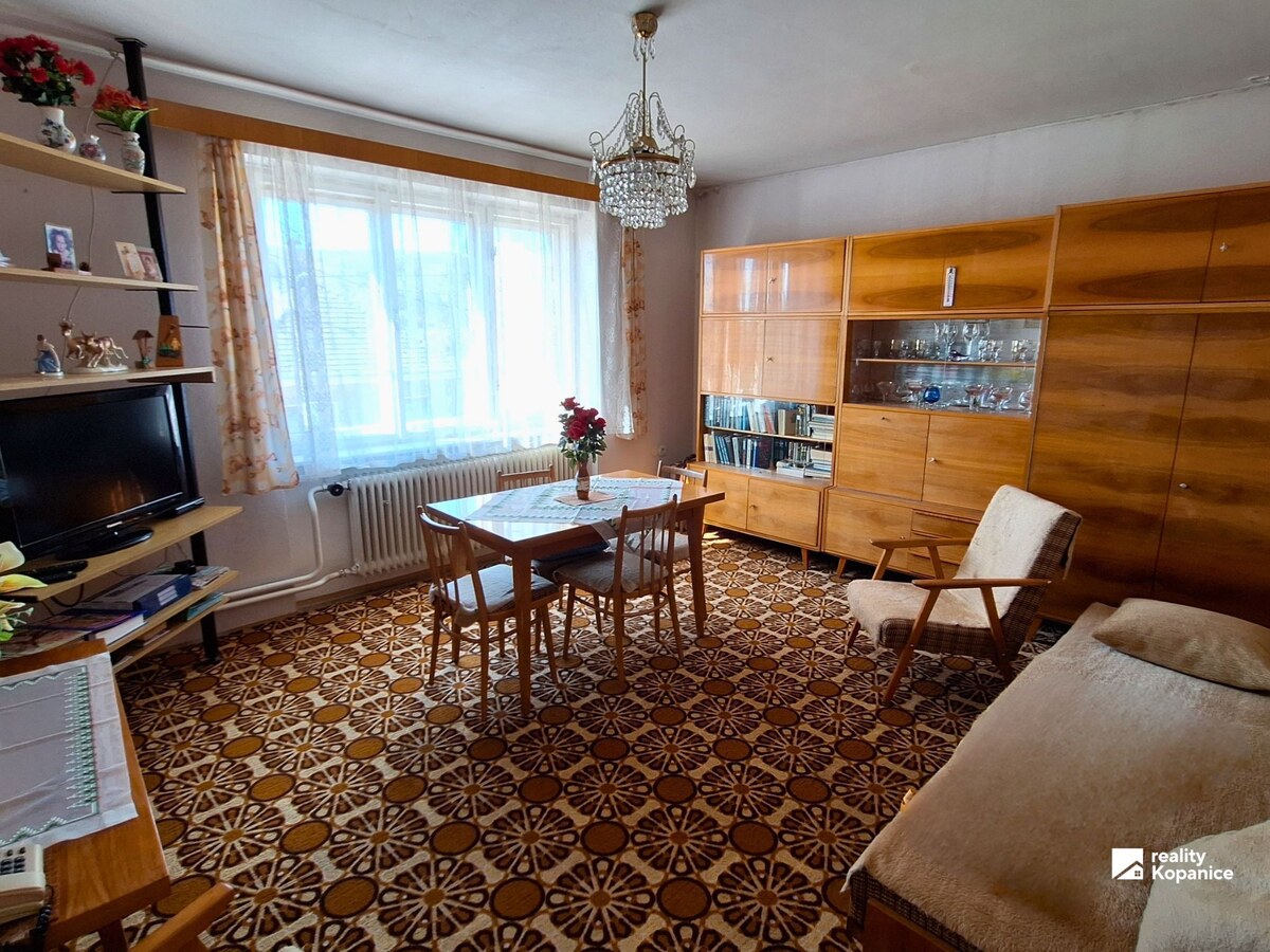 Rodinný dom s veľkým pozemkom a krásnym výhľadom — foto 15