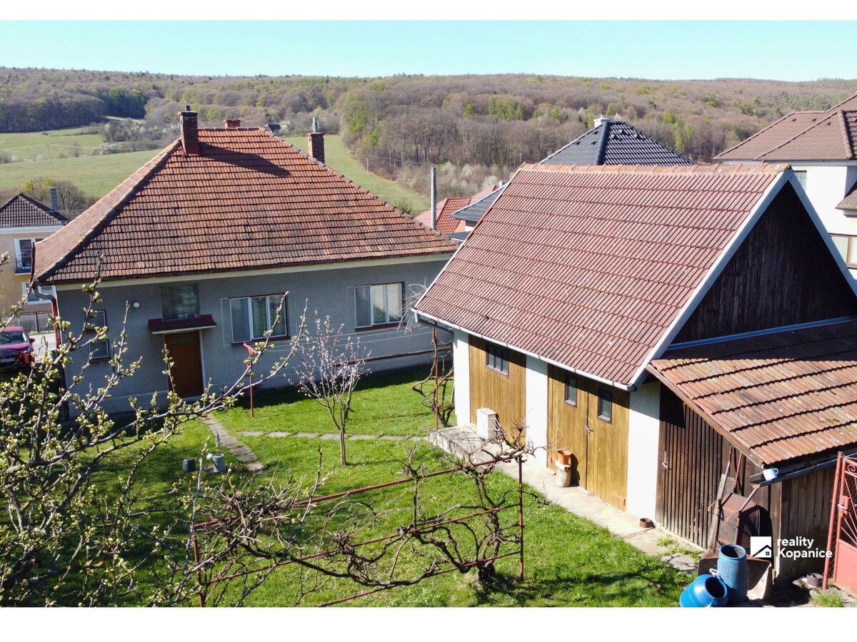 Rodinný dom s veľkým pozemkom a krásnym výhľadom — foto 4