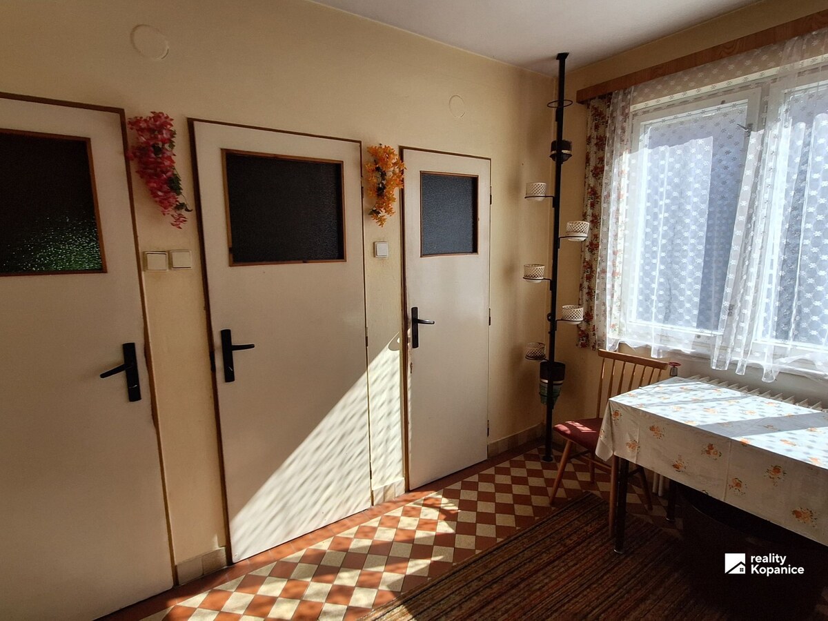 Rodinný dom s veľkým pozemkom a krásnym výhľadom — foto 8