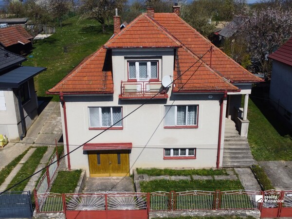 Rodinný dom s veľkým pozemkom a krásnym výhľadom