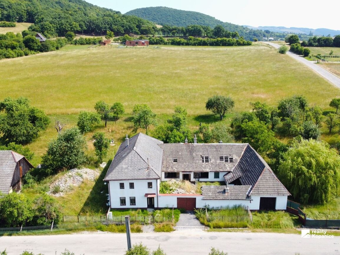 Veľkorysý vidiecky dom, Cetuna, Bzince pod Javorinou