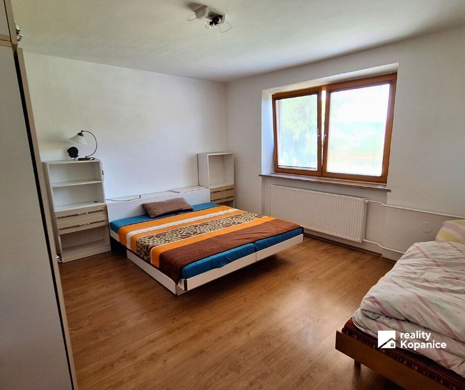 Veľký dvojgeneračný rodinný dom, dve 3izb. bytové jednotky, Hrachovište — foto 11