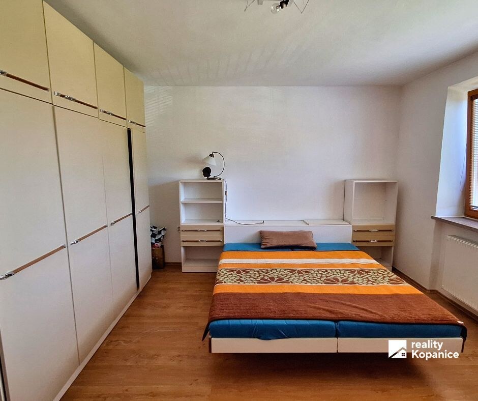 Veľký dvojgeneračný rodinný dom, dve 3izb. bytové jednotky, Hrachovište — foto 12