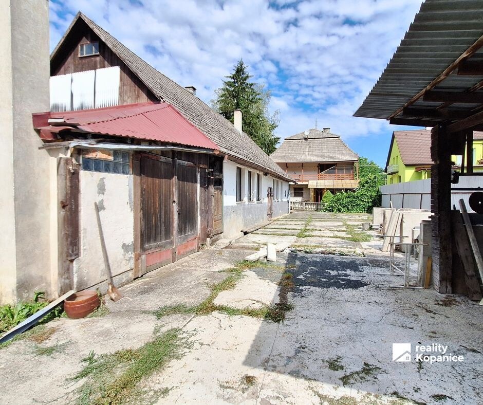 Veľký dvojgeneračný rodinný dom, dve 3izb. bytové jednotky, Hrachovište — foto 28