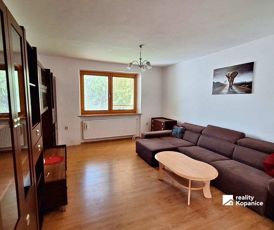 Veľký dvojgeneračný rodinný dom, dve 3izb. bytové jednotky, Hrachovište — foto 7