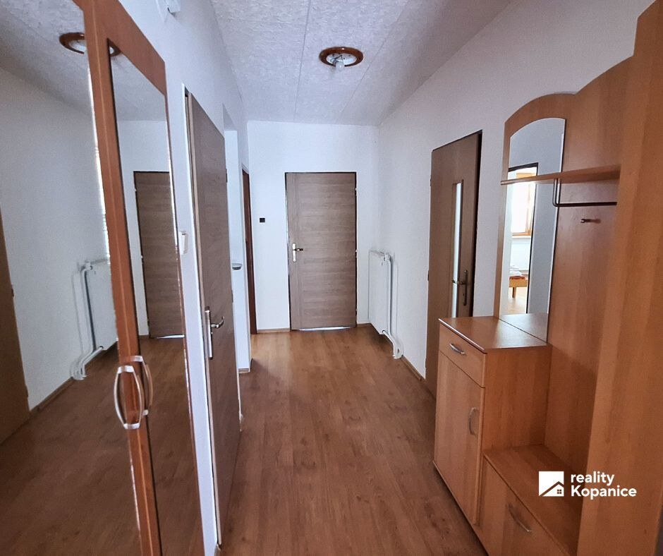 Veľký dvojgeneračný rodinný dom, dve 3izb. bytové jednotky, Hrachovište — foto 10