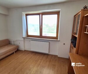 Veľký dvojgeneračný rodinný dom, dve 3izb. bytové jednotky, Hrachovište — foto 14