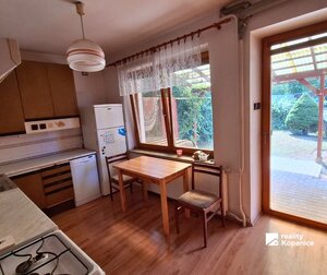 Veľký dvojgeneračný rodinný dom, dve 3izb. bytové jednotky, Hrachovište — foto 17