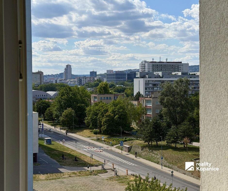 Predaj - 2 izb. byt, Rezedova, Bratislava — foto 2