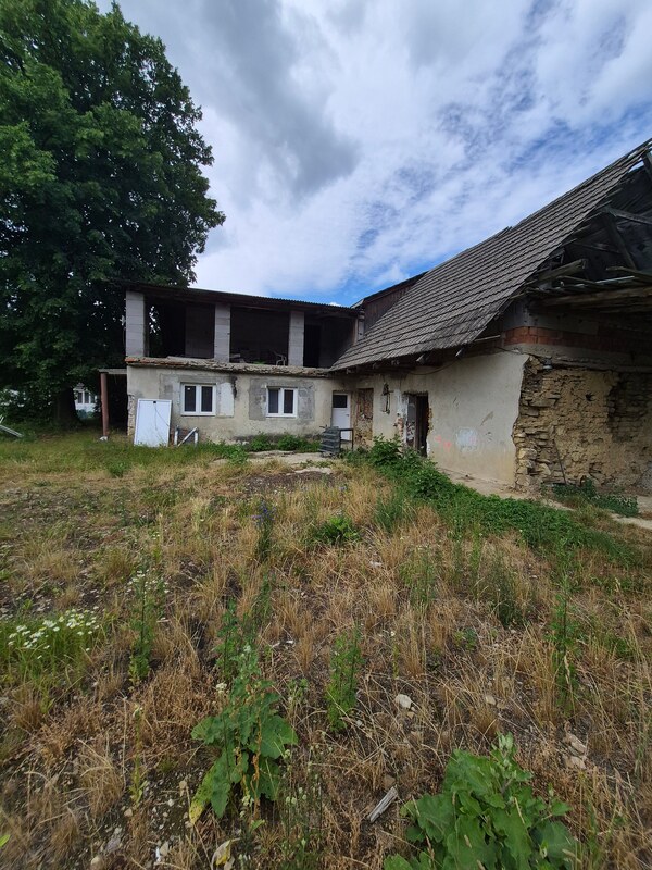 Rodinný dom   Nová Bošáca s  pozemkom 1600m2 + 28000m2