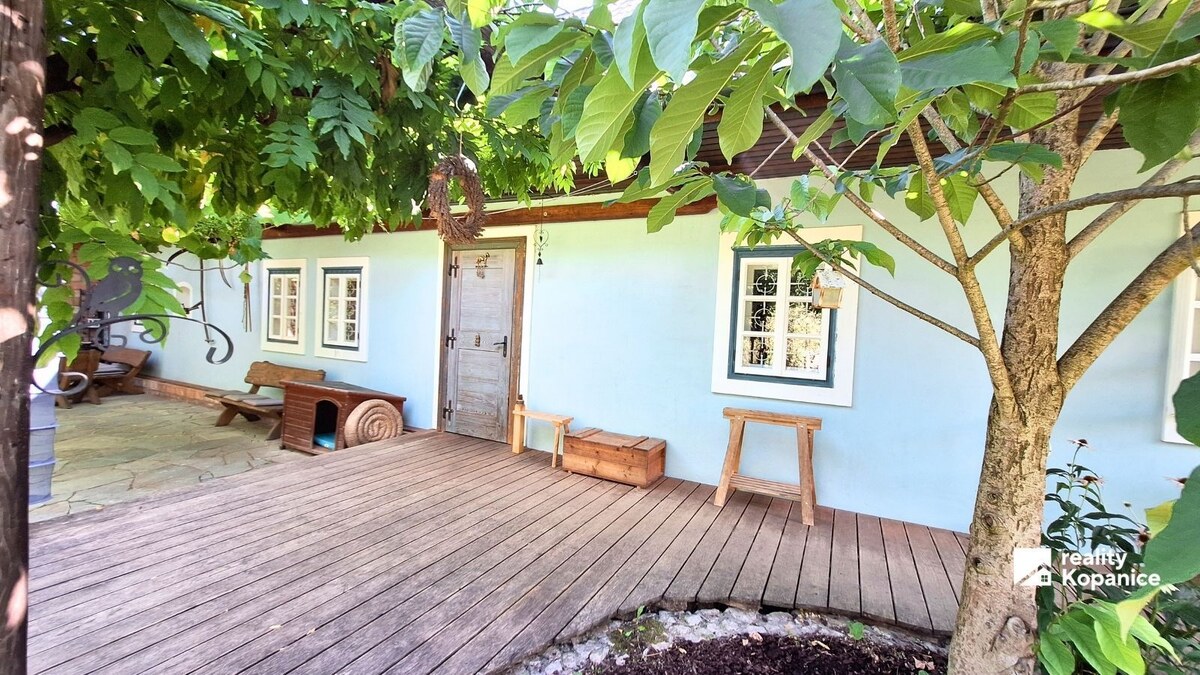 Farma pre kone a malá vidiecka chalupa, Ducové, okr. Piešťany — foto 2