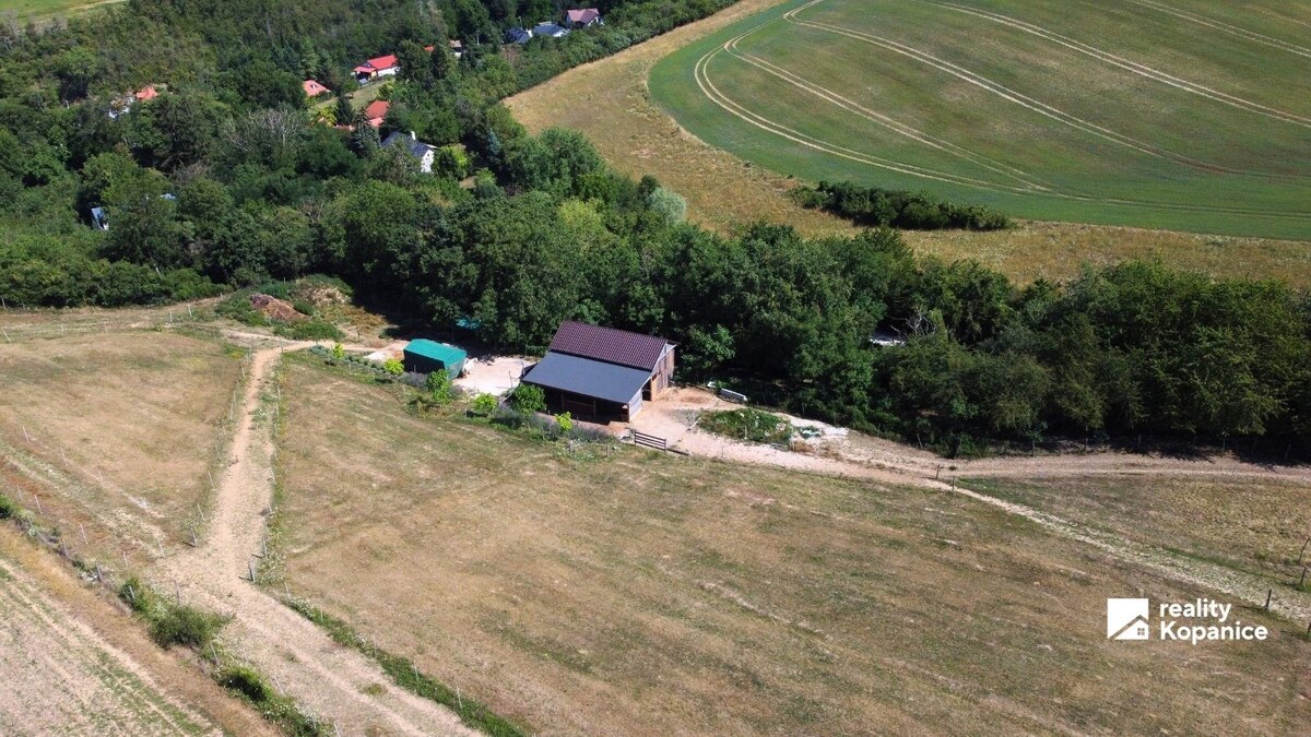 Farma pre kone a malá vidiecka chalupa, Ducové, okr. Piešťany — foto 19