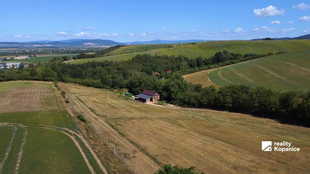 Farma pre kone a malá vidiecka chalupa, Ducové, okr. Piešťany — foto 22
