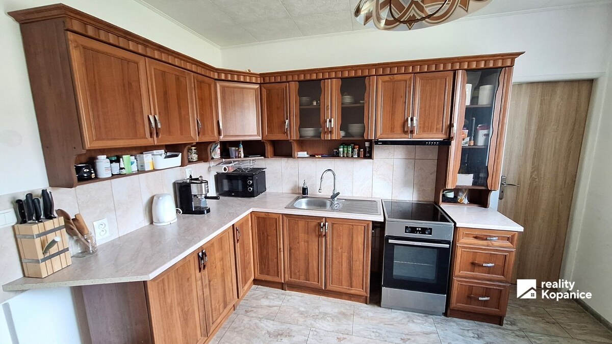 Kompletne zrekonštruovaný 3-izbový byt + vlastná záhrada, Košariská — foto 16