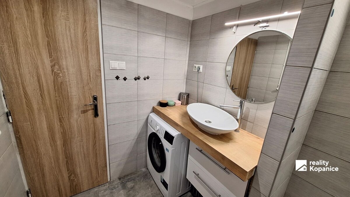 Kompletne zrekonštruovaný 3-izbový byt + vlastná záhrada, Košariská — foto 20