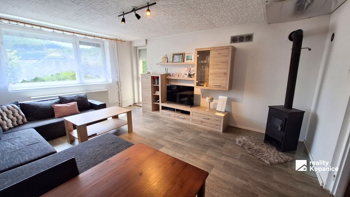 Kompletne zrekonštruovaný 3-izbový byt + vlastná záhrada, Košariská — foto 24
