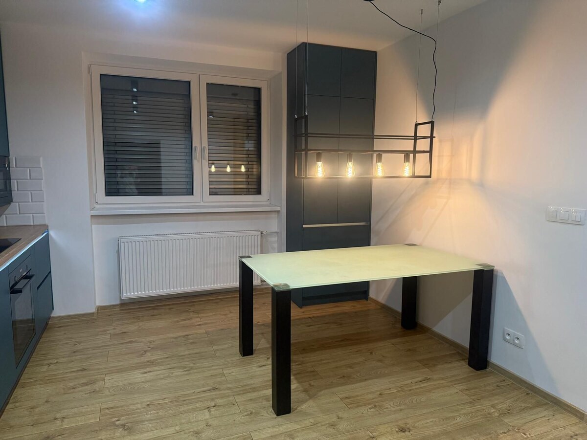 Nadštandardný 2-izbový byt – 96 m² s garážou v Novom Meste n/V, Trenčianska ul., vlastnou záhradkou a priamym vstupom z garáže  — foto 2
