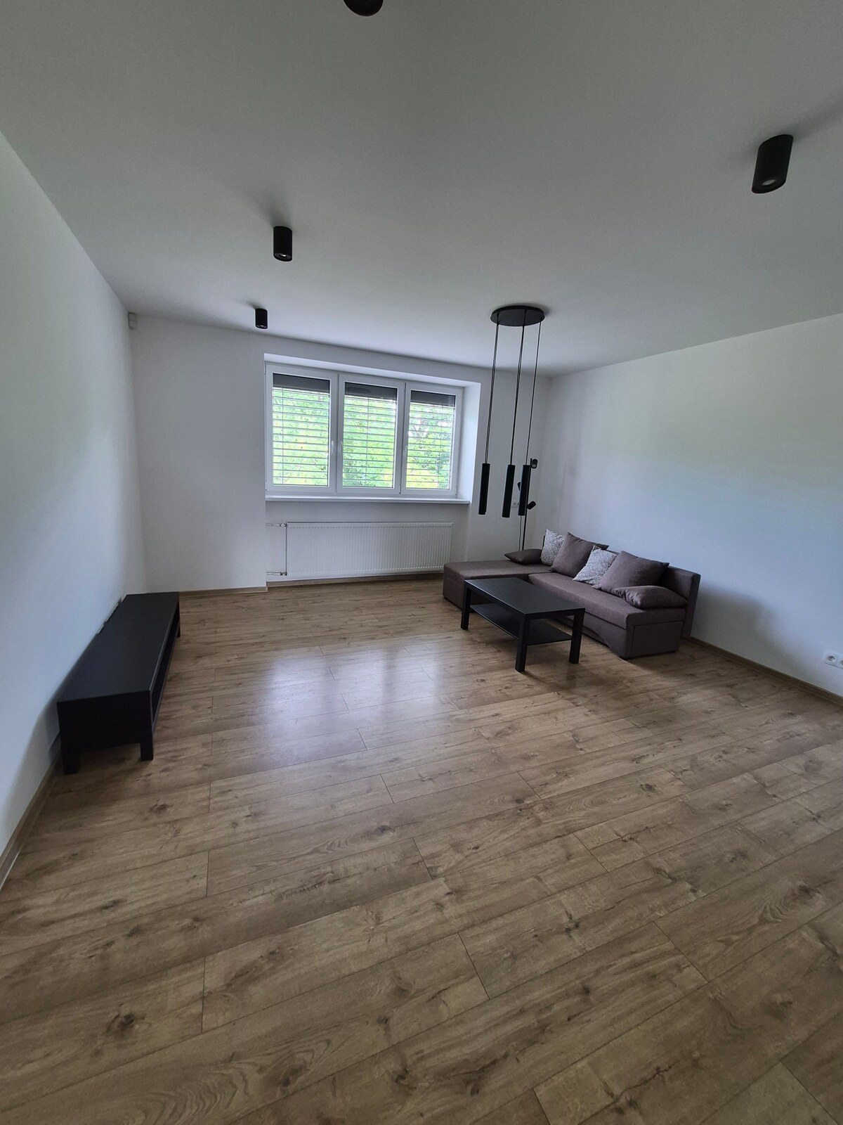 Nadštandardný 2-izbový byt – 96 m² s garážou v Novom Meste n/V, Trenčianska ul., vlastnou záhradkou a priamym vstupom z garáže  — foto 3