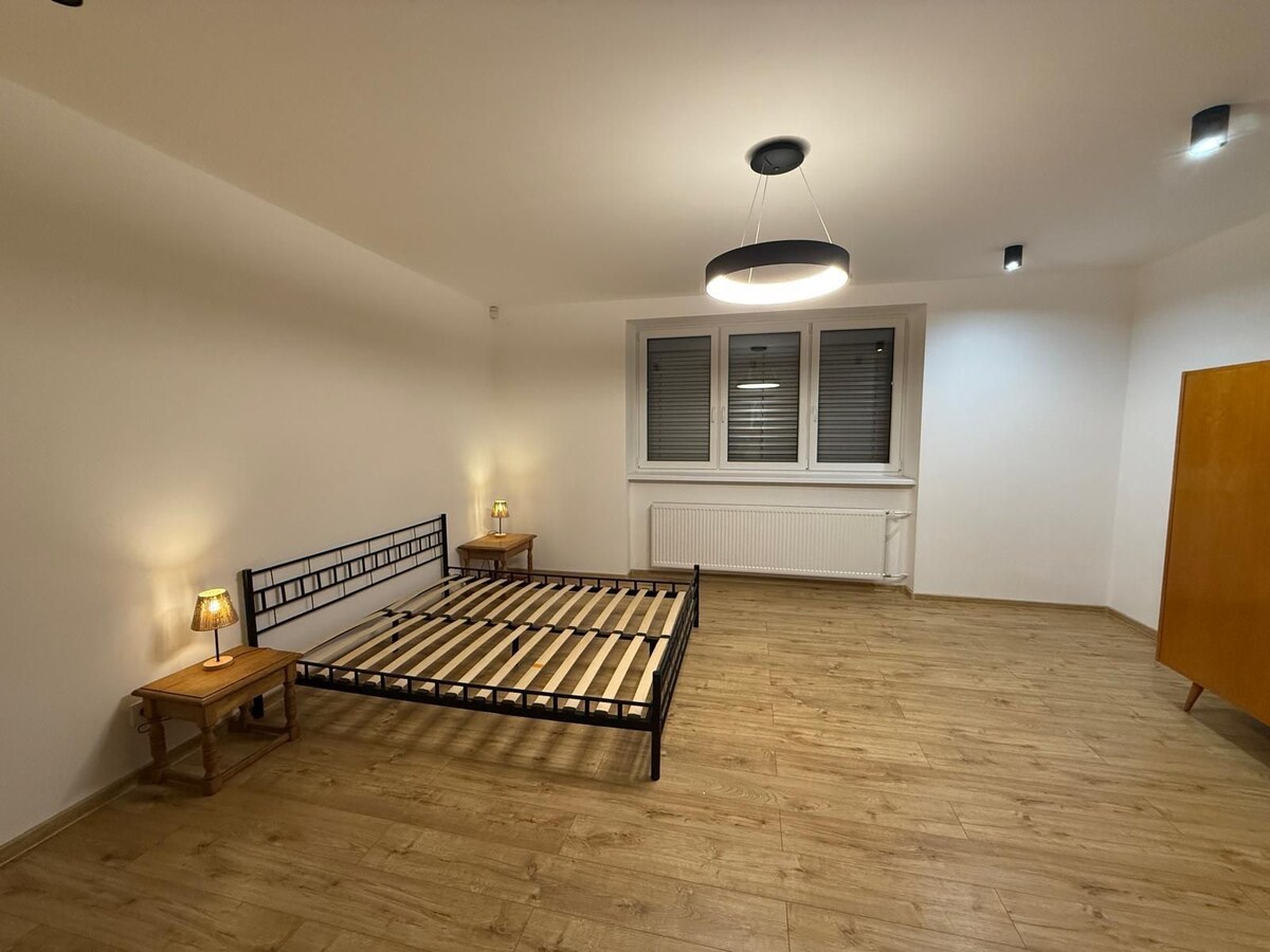 Nadštandardný 2-izbový byt – 96 m² s garážou v Novom Meste n/V, Trenčianska ul., vlastnou záhradkou a priamym vstupom z garáže  — foto 5
