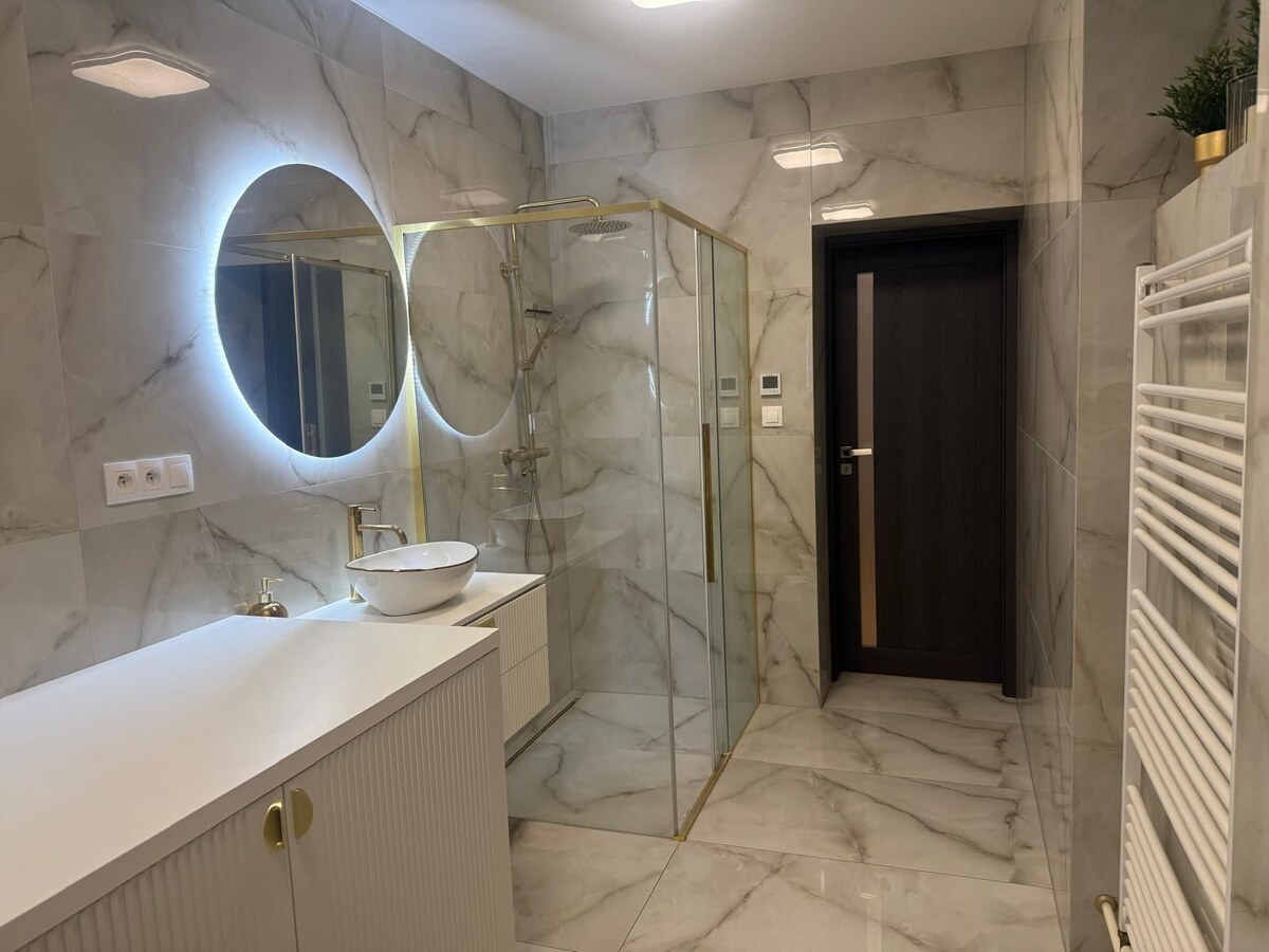 Nadštandardný 2-izbový byt – 96 m² s garážou v Novom Meste n/V, Trenčianska ul., vlastnou záhradkou a priamym vstupom z garáže  — foto 7