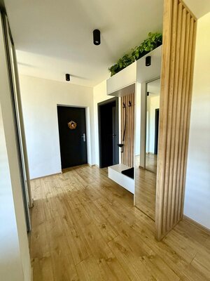 Nadštandardný 2-izbový byt – 96 m² s garážou v Novom Meste n/V, Trenčianska ul., vlastnou záhradkou a priamym vstupom z garáže  — foto 10