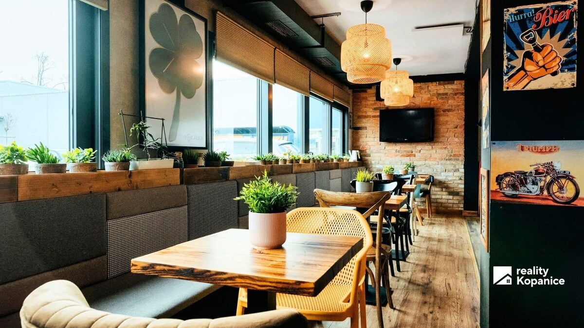 Kaviareň dnes. Zajtra kancelária, showroom, glamping alebo modulárne bývanie. — foto 3