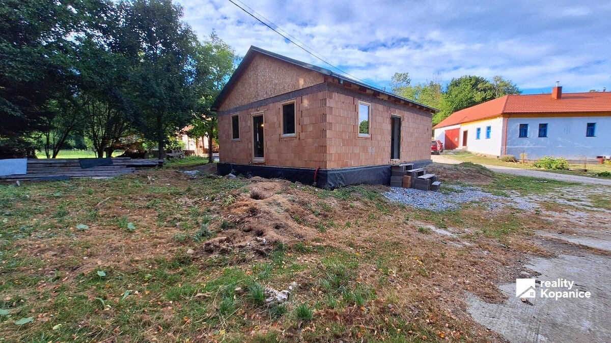 Novostavba rodinného domu – malý bungalov Jablonka — foto 3