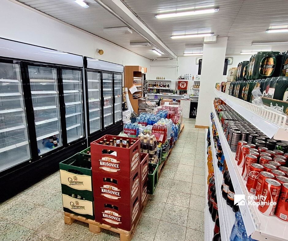 Prenájom veľkorysého priestoru s rampou a kompletným zázemím — foto 11