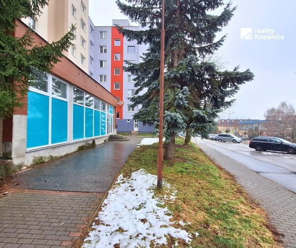 Prenájom veľkorysého priestoru s rampou a kompletným zázemím