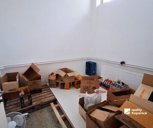 Prenájom veľkorysého priestoru s rampou a kompletným zázemím — foto 18