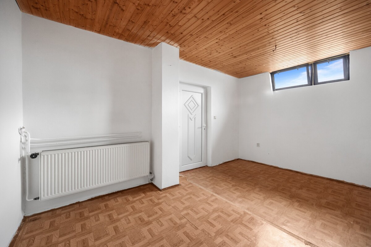 5-izbový dom Hrubá Borša – garáž, 2 terasy, suterén, pozemok 712 m². — foto 15