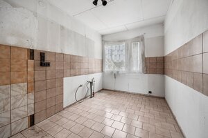 5-izbový dom Hrubá Borša – garáž, 2 terasy, suterén, pozemok 712 m². — foto 9