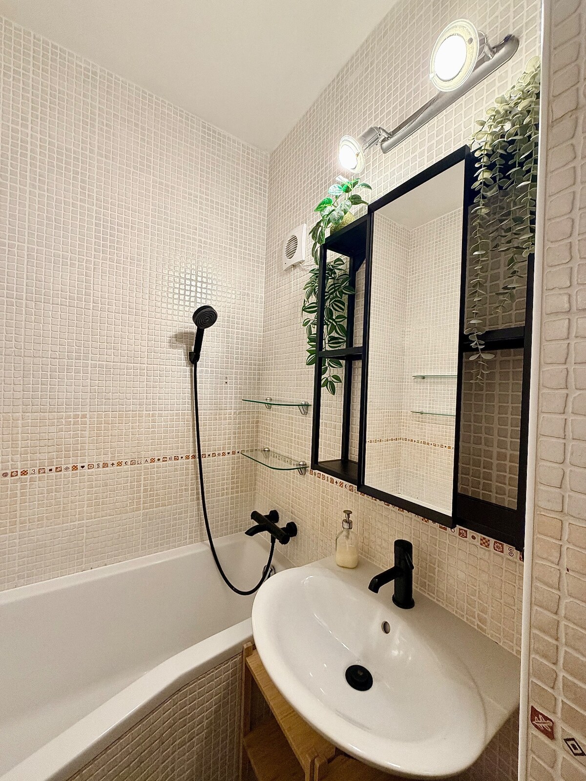 Predaj - 3 izbový byt na začiatku Petržalky — foto 12