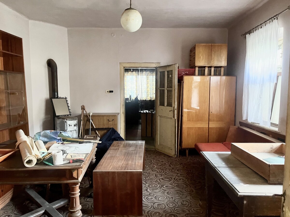Pozemok s dvomi prístupmi a starším domom v Reci — foto 7