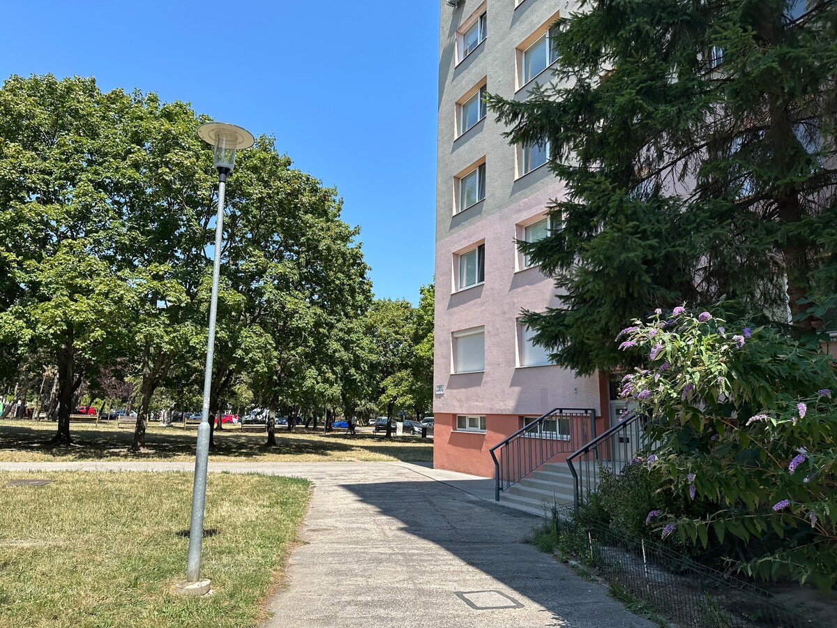 Tichý 1-izbový byt v zelenej časti Dúbravky, ul.Kpt.Rašu