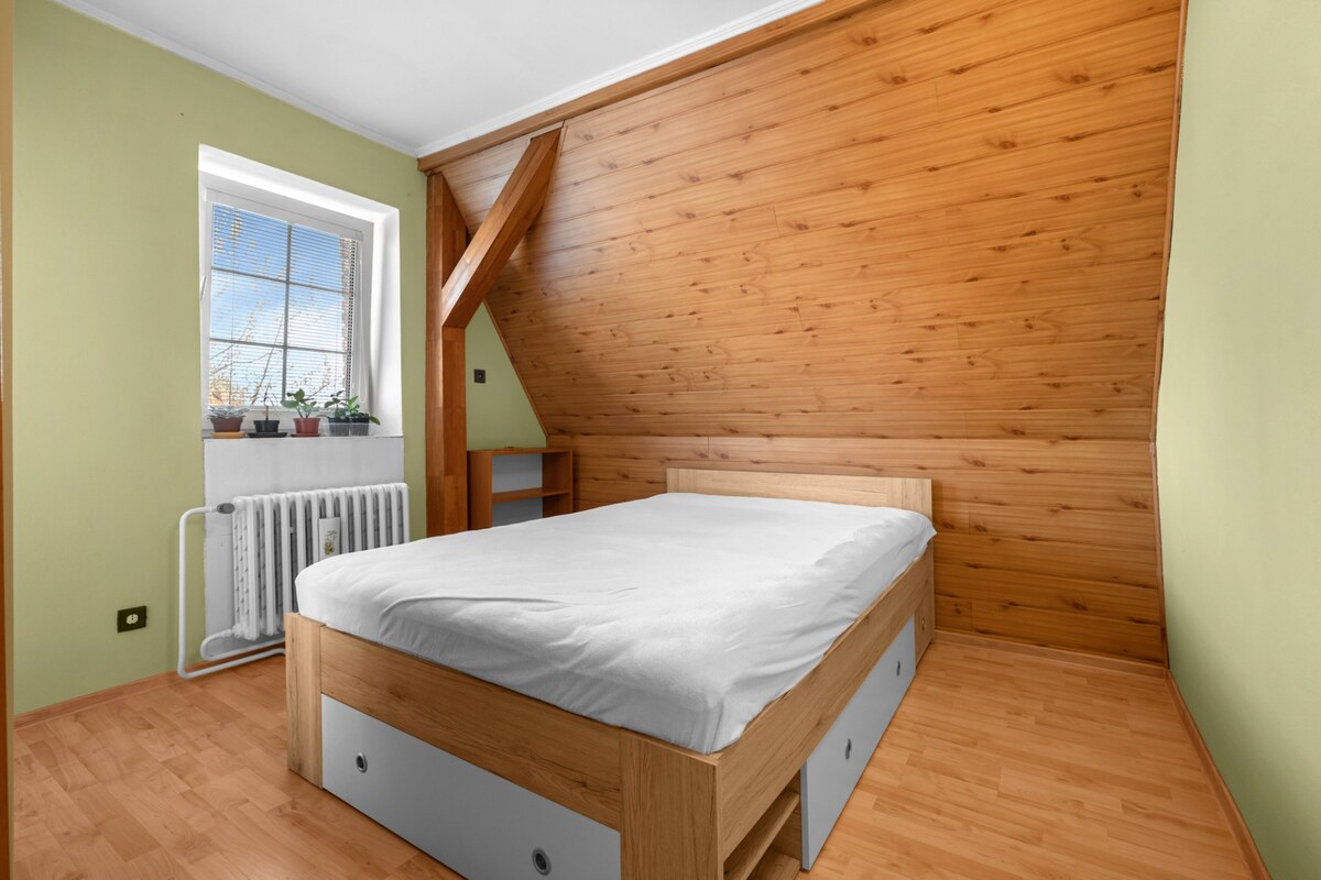 Priestranný 7-izbový dom na skok od centra – Senec — foto 13