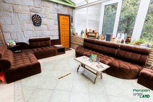 Zabehnutý rodinný penzión s celoročným využitím — foto 17