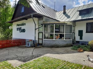 Zabehnutý rodinný penzión s celoročným využitím — foto 28