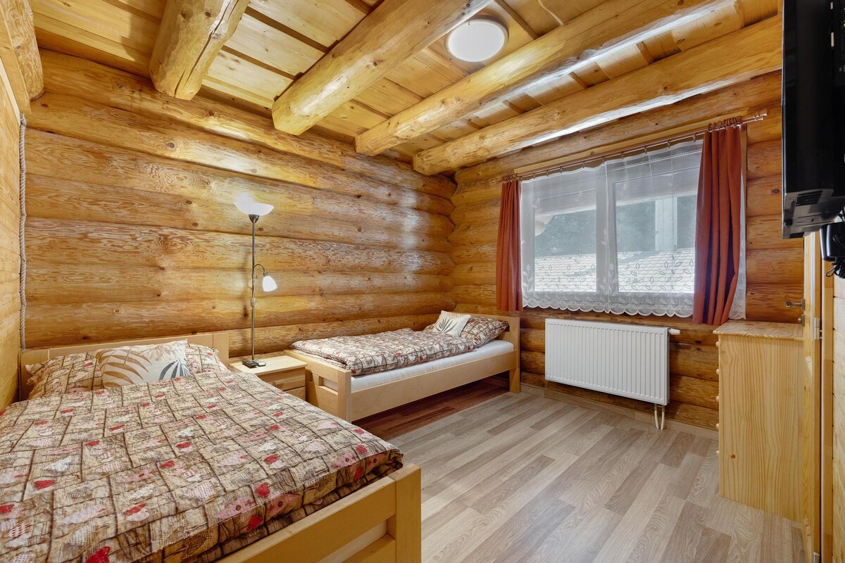Zabehnutý areál s reštauráciou a novou rekreačnou chatou  – Limbach — foto 13