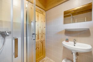 Zabehnutý areál s reštauráciou a novou rekreačnou chatou  – Limbach — foto 17