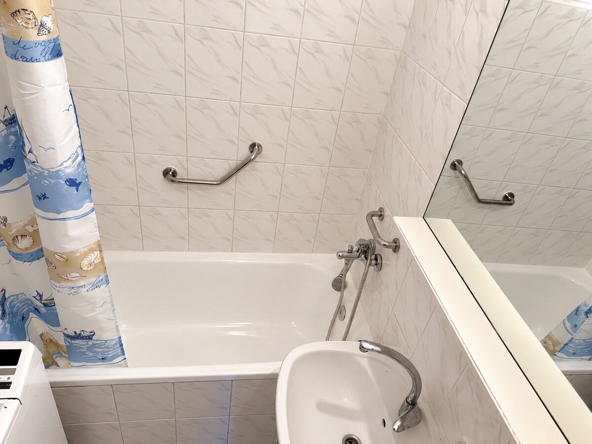 MEDVEDOVEJ |4-IZBOVÝ BYT | VÝBORNÁ LOKALITA NA ZAČIATKU PETRŽALKY | — foto 9