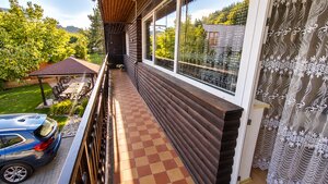 Priestranný a slnečný 4 izbový byt s balkónom- Banská Bystrica, — foto 9