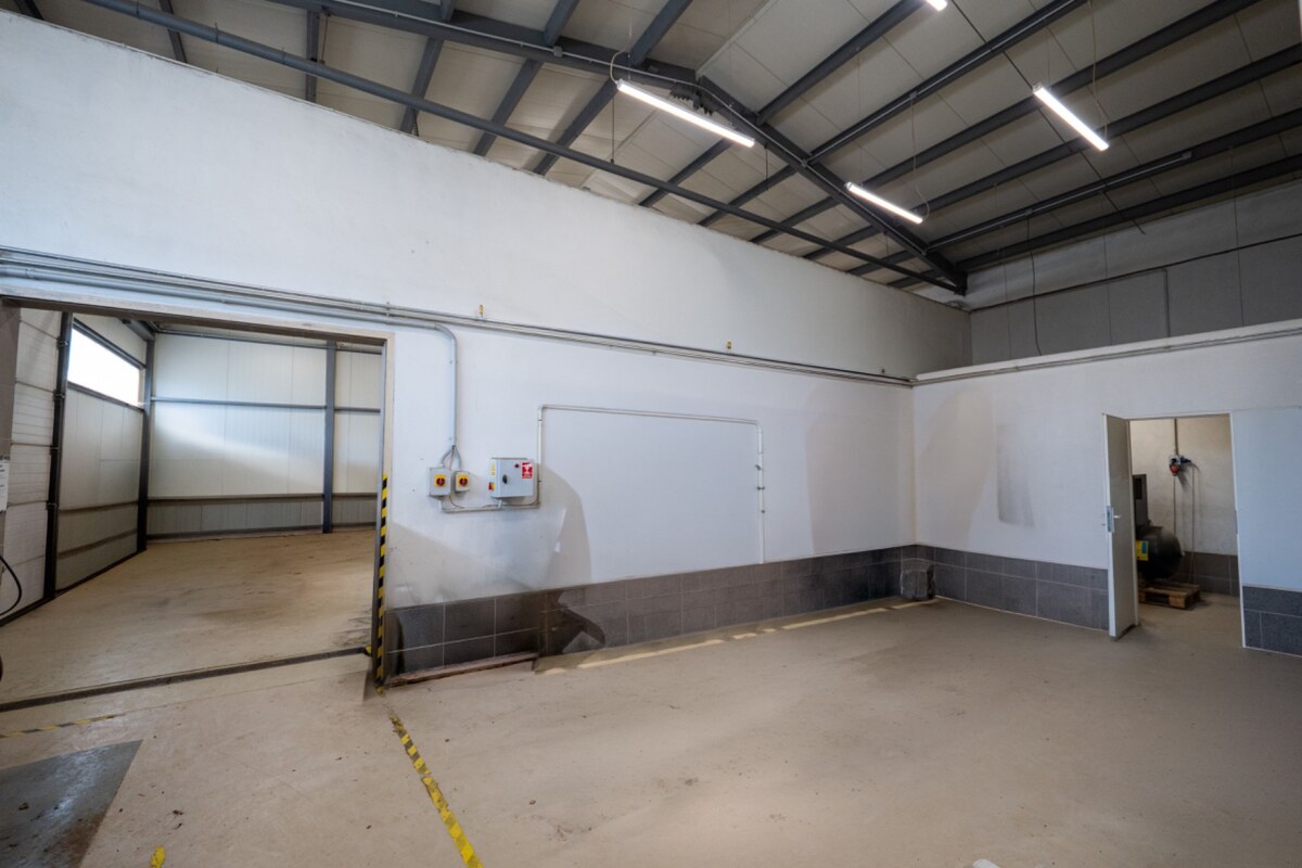 PREVÁDZKOVÝ AREÁL– HALA, ADMINISTRATÍVA, POZEMOK 1405 m² - B. Bystrica — foto 15