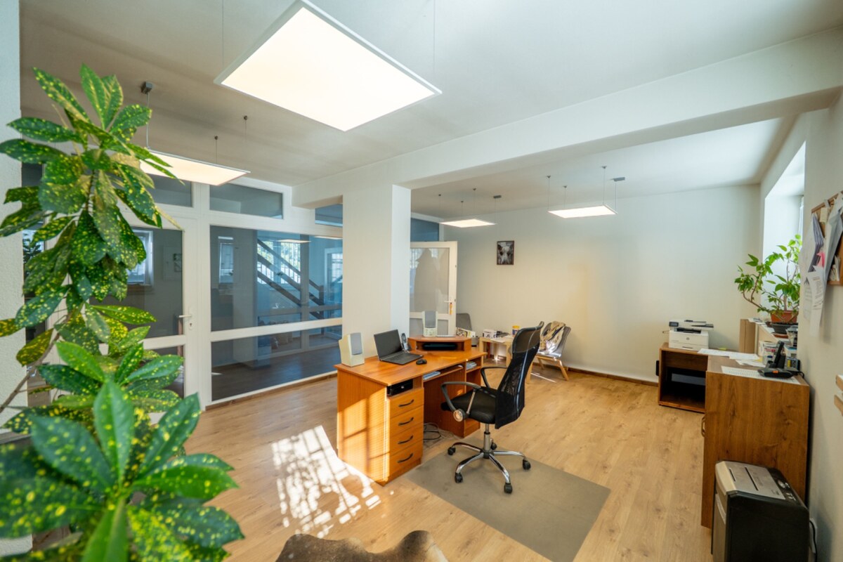 PREVÁDZKOVÝ AREÁL– HALA, ADMINISTRATÍVA, POZEMOK 1405 m² - B. Bystrica — foto 6