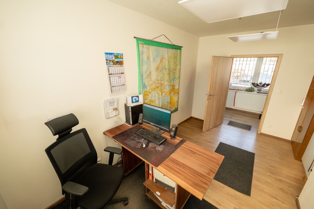PREVÁDZKOVÝ AREÁL– HALA, ADMINISTRATÍVA, POZEMOK 1405 m² - B. Bystrica — foto 8
