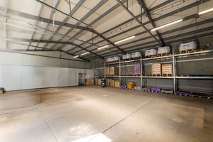 PREVÁDZKOVÝ AREÁL– HALA, ADMINISTRATÍVA, POZEMOK 1405 m² - B. Bystrica — foto 17