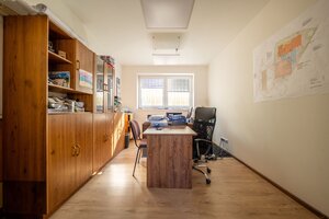 PREVÁDZKOVÝ AREÁL– HALA, ADMINISTRATÍVA, POZEMOK 1405 m² - B. Bystrica — foto 5