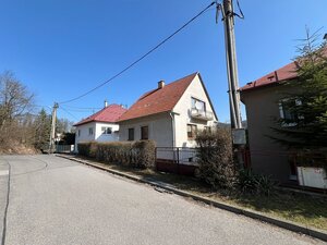 ROVINATÝ POZEMOK  S PRÍSTUPOM Z DVOCH STRÁN+ RODINNÝ DOM – B. Bystrica — foto 4