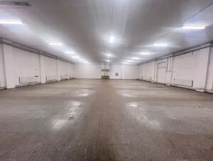 Na prenájom sklad 1474 m² s nakladacími rampami  - Banská Bystrica — foto 1